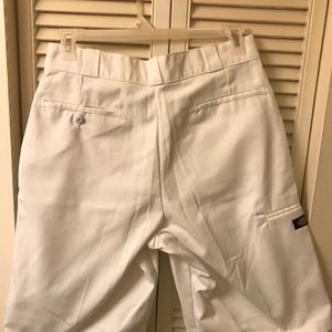 Dickers Men's Shorts. 11 inch inseam